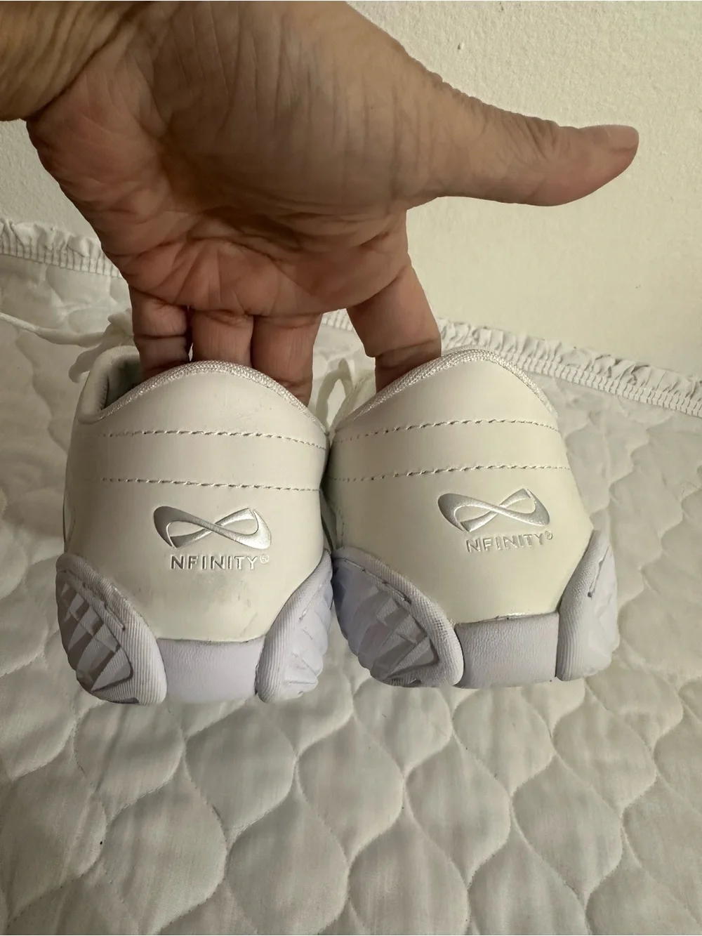 NFINITY lightweight cheer